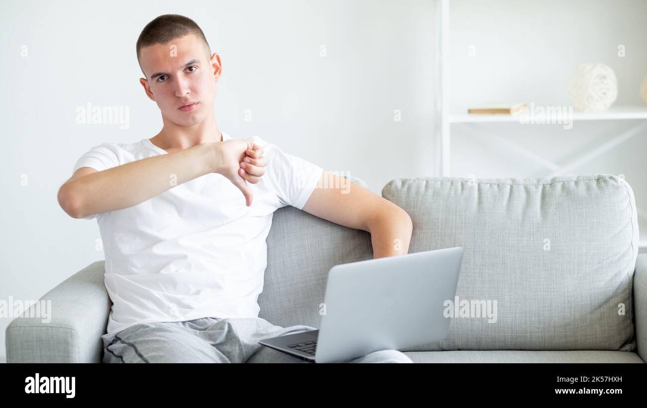 Schlechte Nachrichten Unzufrieden Mann Uneinigkeit Protest Stockfoto