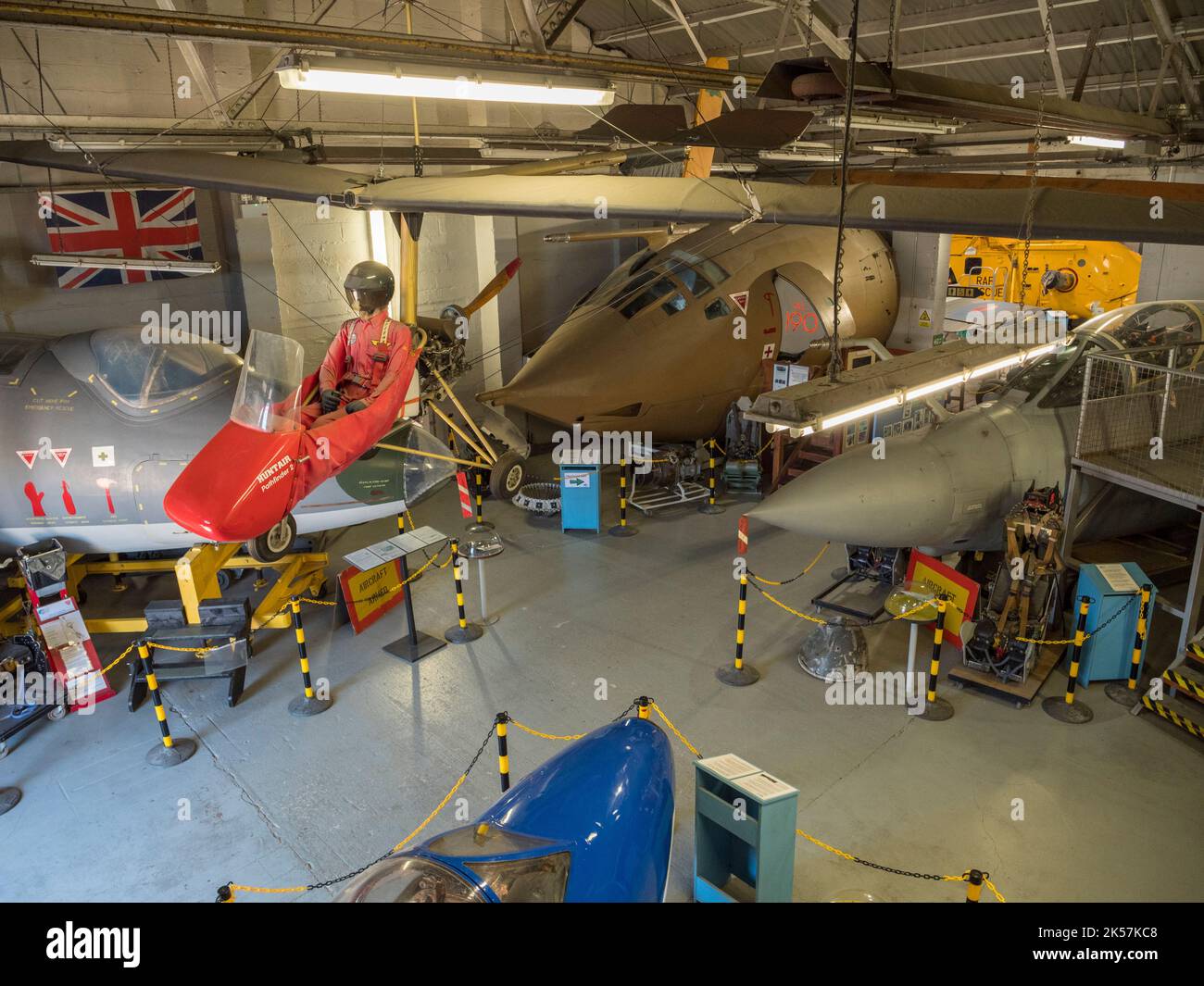 Allgemeiner Blick auf einige Ausstellungen im RAF Manston History Museum, Ramsgate, Kent, Großbritannien. Stockfoto