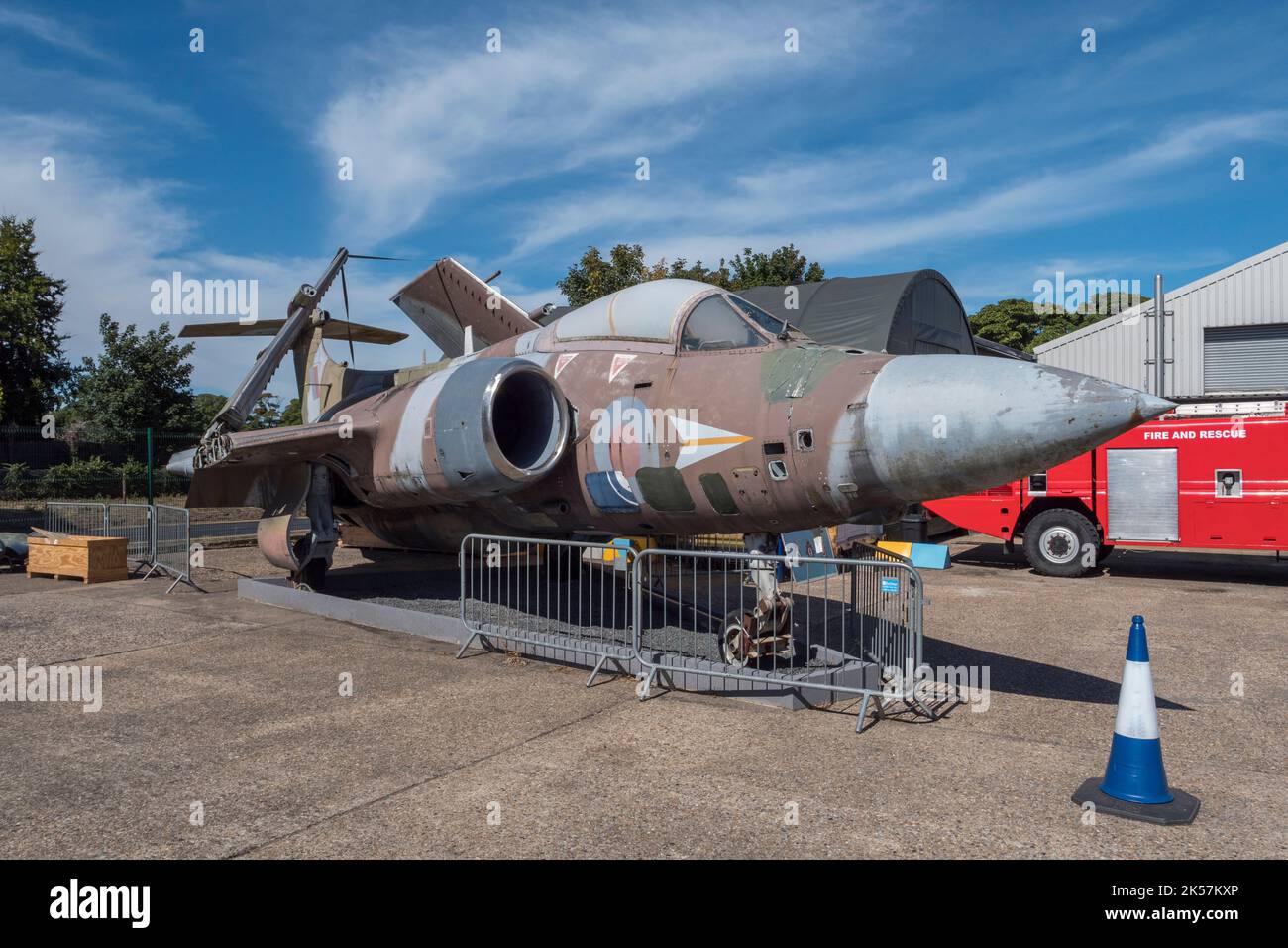 Ein Hawker Siddeley Buccaneer S2B (XV864) im RAF Manston History Museum, Ramsgate, Kent, Großbritannien. Stockfoto