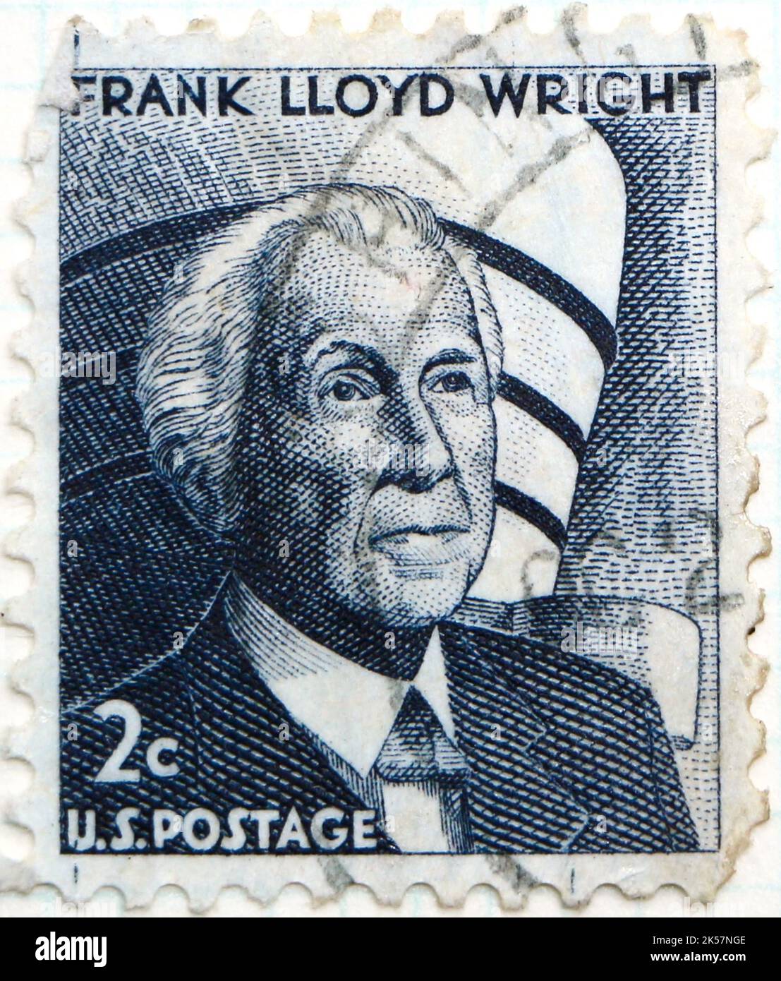 Foto einer amerikanischen Briefmarke mit einem Porträt des Architekten Frank Lloyd Wright aus dem Jahr 1966 Stockfoto