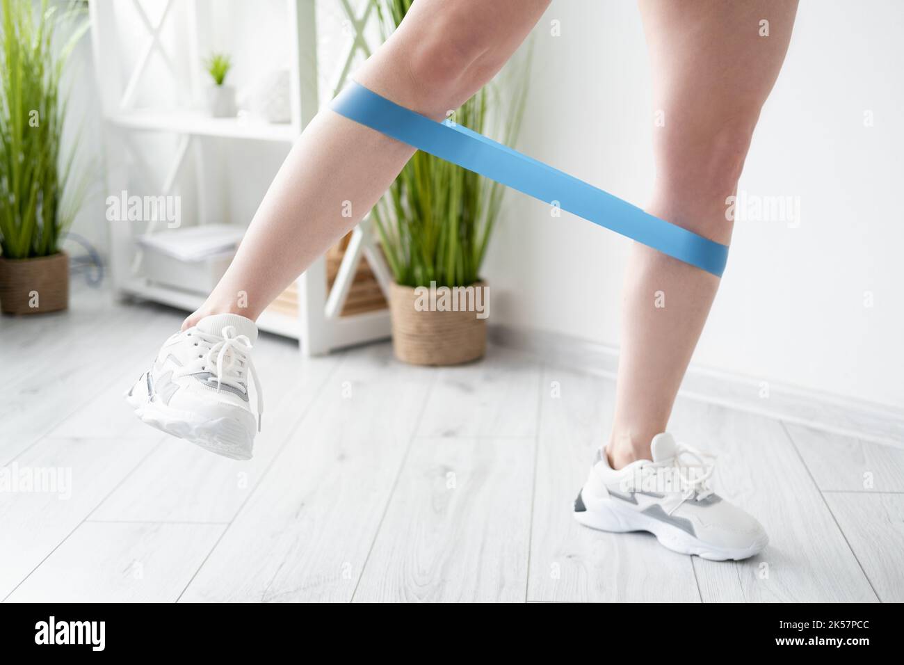 Perfekter Körper schlanke Frau Heimtraining Fitness Stockfoto