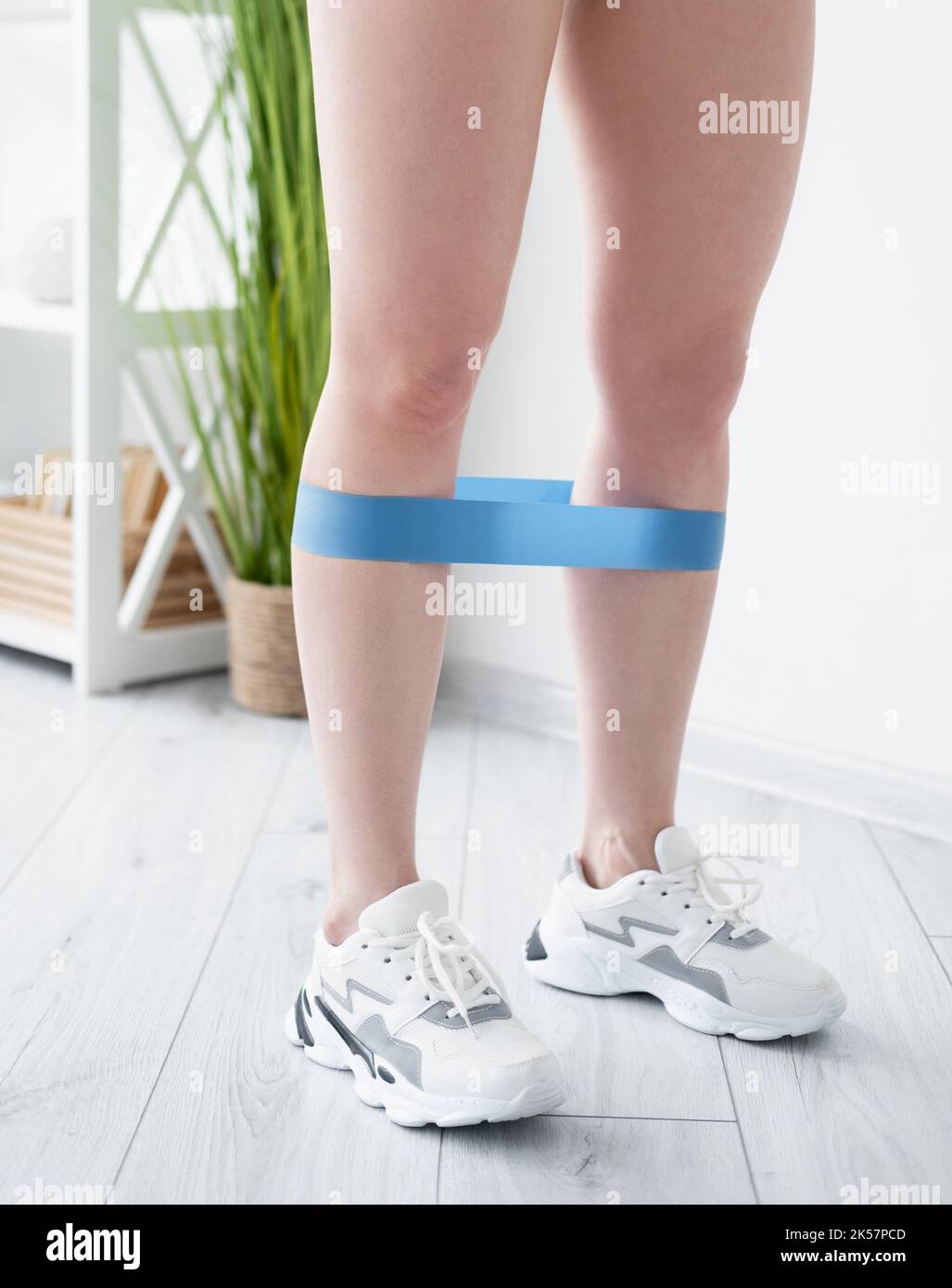 Perfekter Körper schlanke Frau Heimtraining Fitness Stockfoto