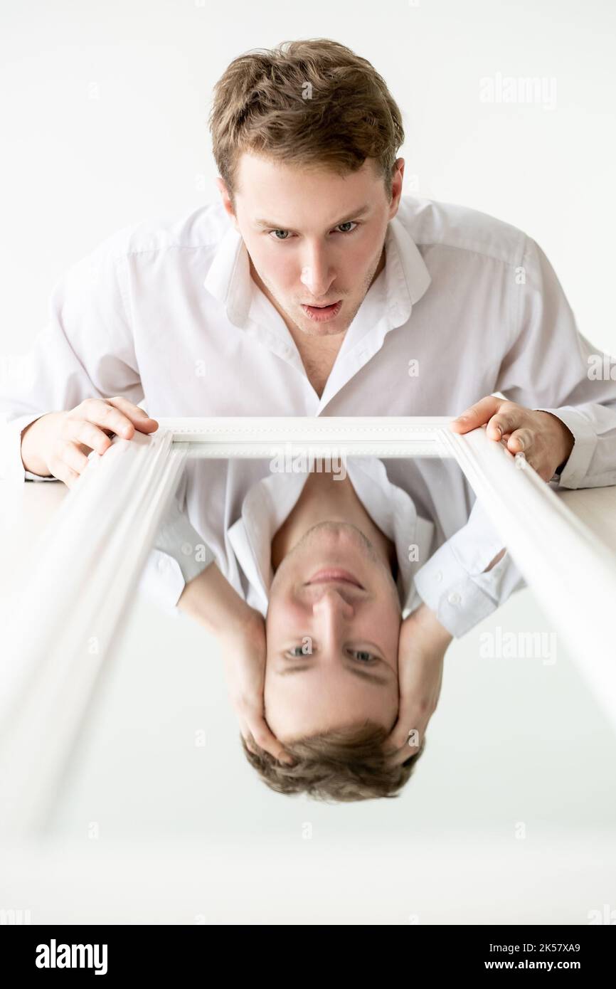 Surreale männliche Porträt Schock Panik Persönlichkeit Stockfoto