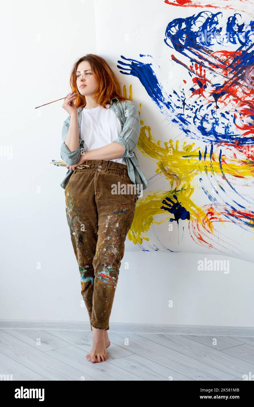 Malerei Kunst nachdenklich Frau abstrakte Kunst Wand Stockfoto
