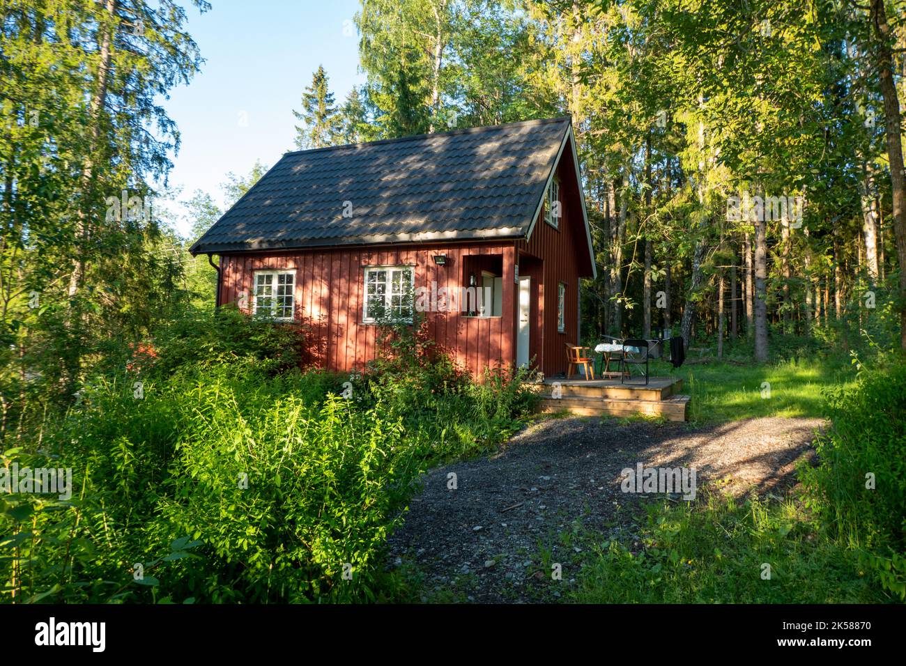 Holzhütte oder stabbur im ländlichen Norwegen Stockfoto