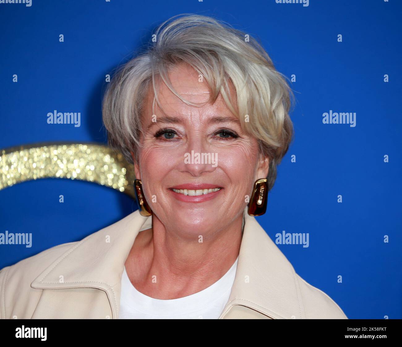 Emma Thompson nimmt an Roald Dahls Weltpremiere „Matilda the Musical“ in der Royal Festival Hall in London, England, Teil. Stockfoto