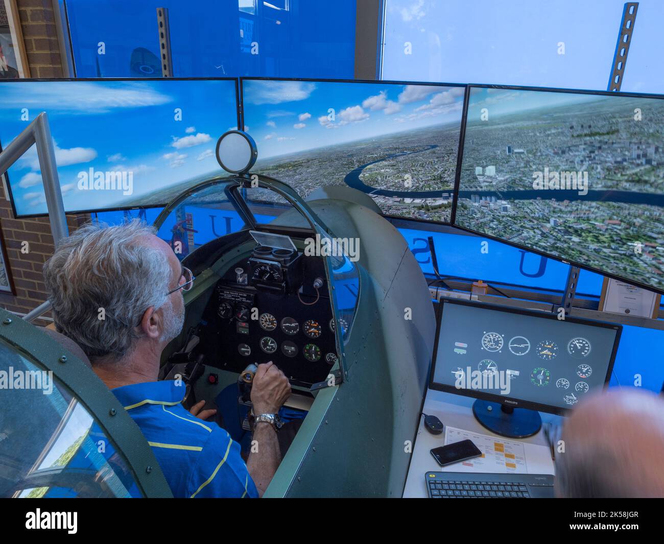 Ein Flugsimulator im Spitfire and Hurricane Memorial Museum, Ramsgate, Kent, Großbritannien. Stockfoto