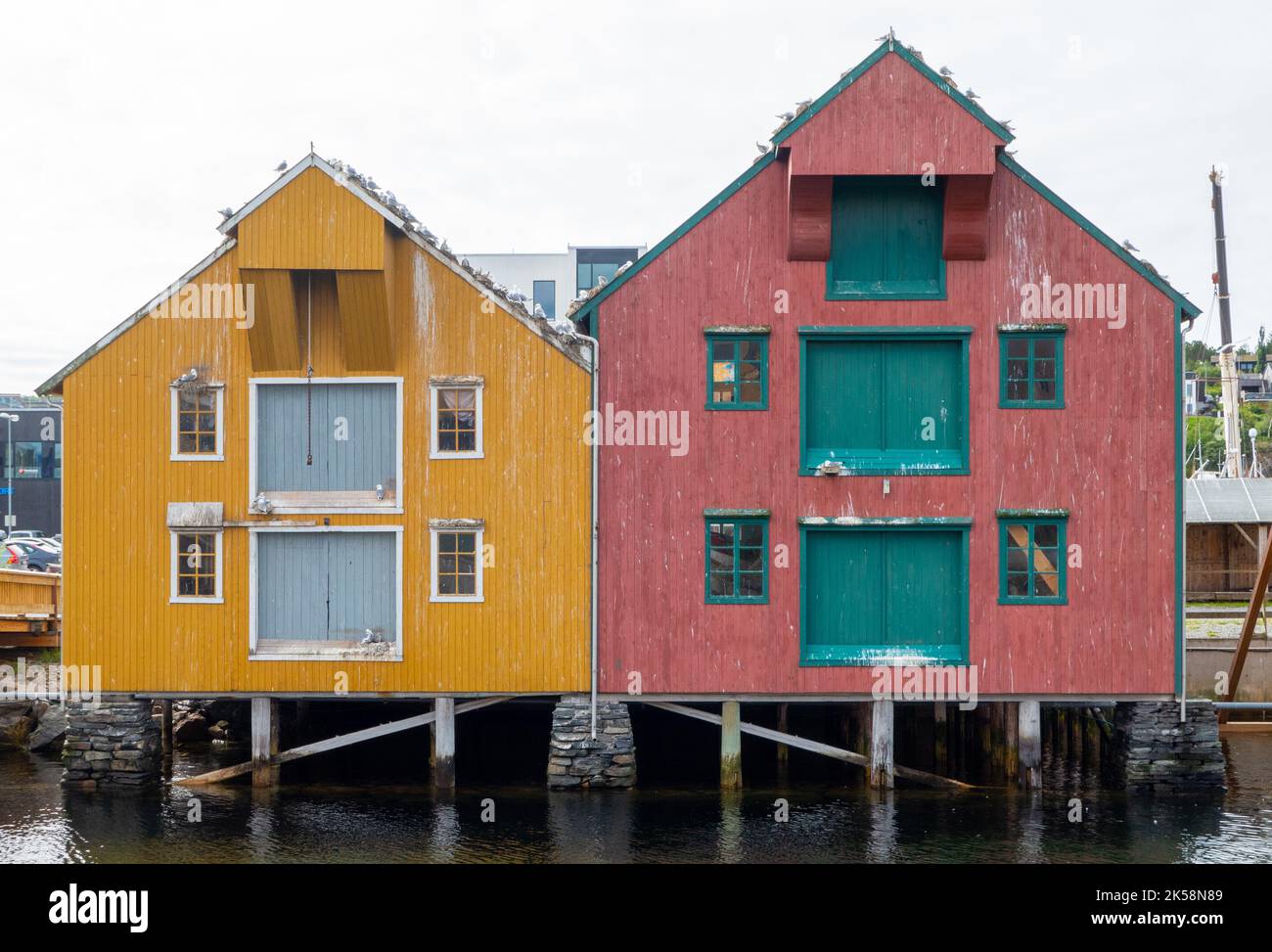 Norwegische bunte häuser Fotos und Bildmaterial in hoher Auflösung