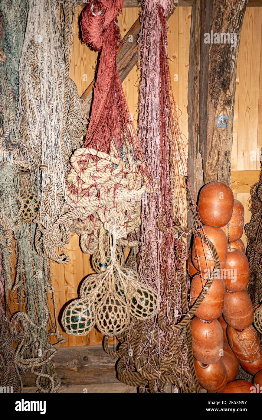 Alte Fischernetze im Museum von Namsos, Norwegen Stockfoto