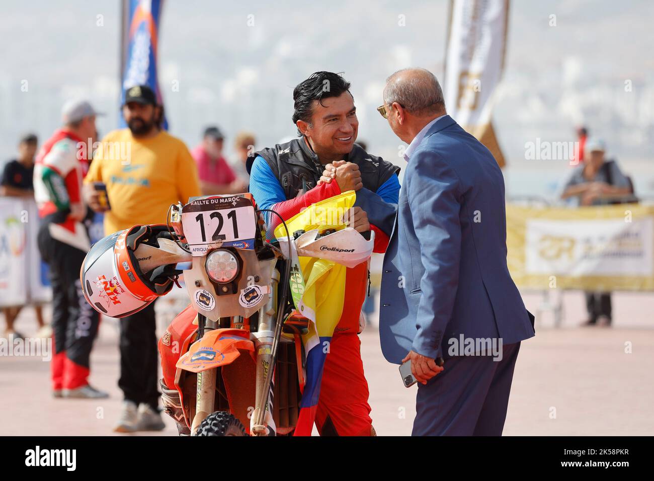 Agadir, Marokko - 06/10/2022, 121 CUEVA OJEDA Alex Mauricio (ecu), Club Aventura Touareg, KTM 450, Podium, Portrait während der Rallye du Maroc 2022, 3. Runde der FIA-Rallye-RAID-Weltmeisterschaft 2022, am 6. Oktober 2022 in Agadir, Marokko - Foto Frédéric Le Floc’h / DPPI Stockfoto