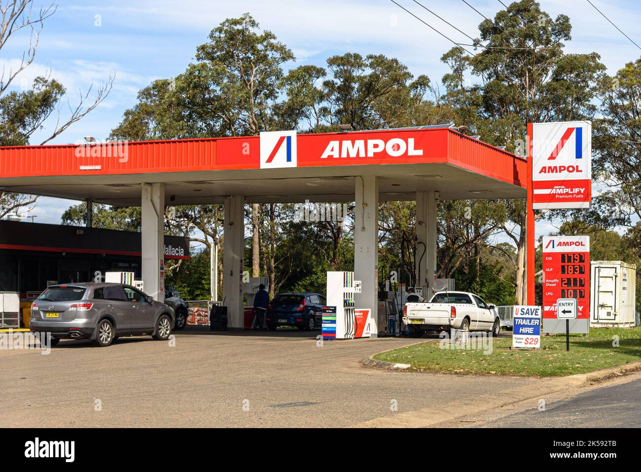 Eine Ampol-Tankstelle in Wallacia, New South Wales Stockfoto