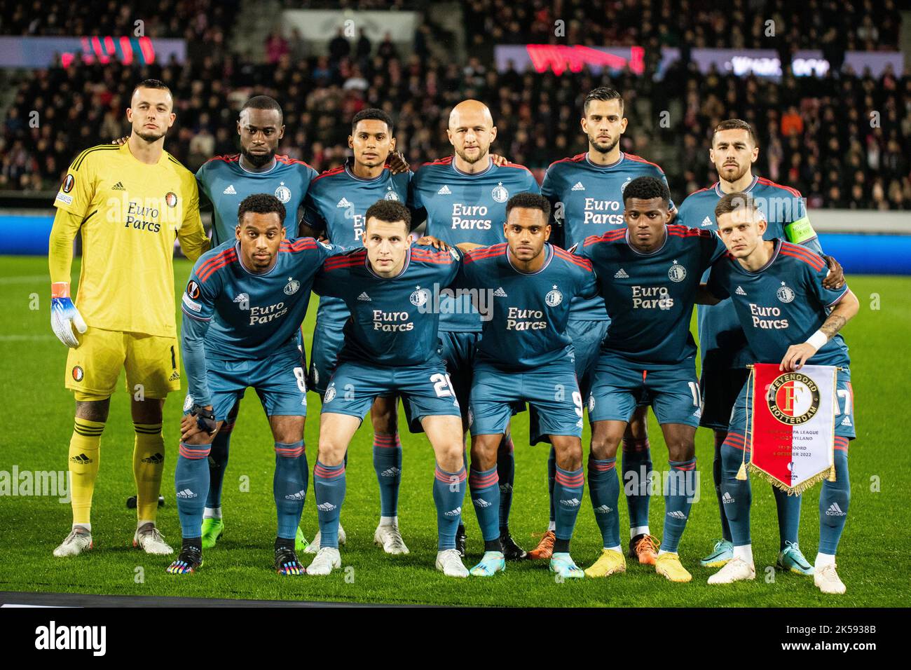 Herning, Dänemark. 06. Oktober 2022. Der Start-11 von Feyenoord für das UEFA Europa League Spiel zwischen FC Midtjylland und Feyenoord in der MCH Arena in Herning. (Foto: Gonzales Photo/Alamy Live News Stockfoto