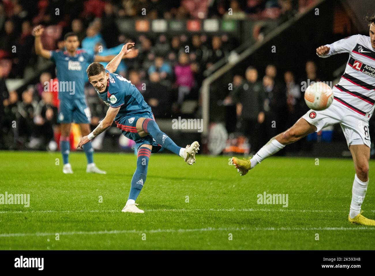 Herning, Dänemark. 06. Oktober 2022. Sebastian Szymanski (17) von Feyenoord beim UEFA Europa League Spiel zwischen FC Midtjylland und Feyenoord in der MCH Arena in Herning. (Foto: Gonzales Photo/Alamy Live News Stockfoto
