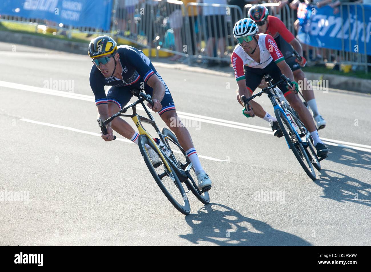 Christophe LaPorte aus Frankreich lehnt sich beim Straßenrennen der Elite der Männer, der UCI Road Cycling World Championships 2022, in die Ecke. Stockfoto