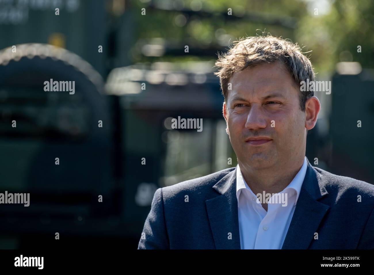 24.08.2022, Deutschland, Niedersachsen, Münster - Lars Klingbeil, Vorsitzender der SPD zu Besuch bei der Panzertrainingsbrigade 9 NIEDERSACHSEN der Deutschen Armee Stockfoto