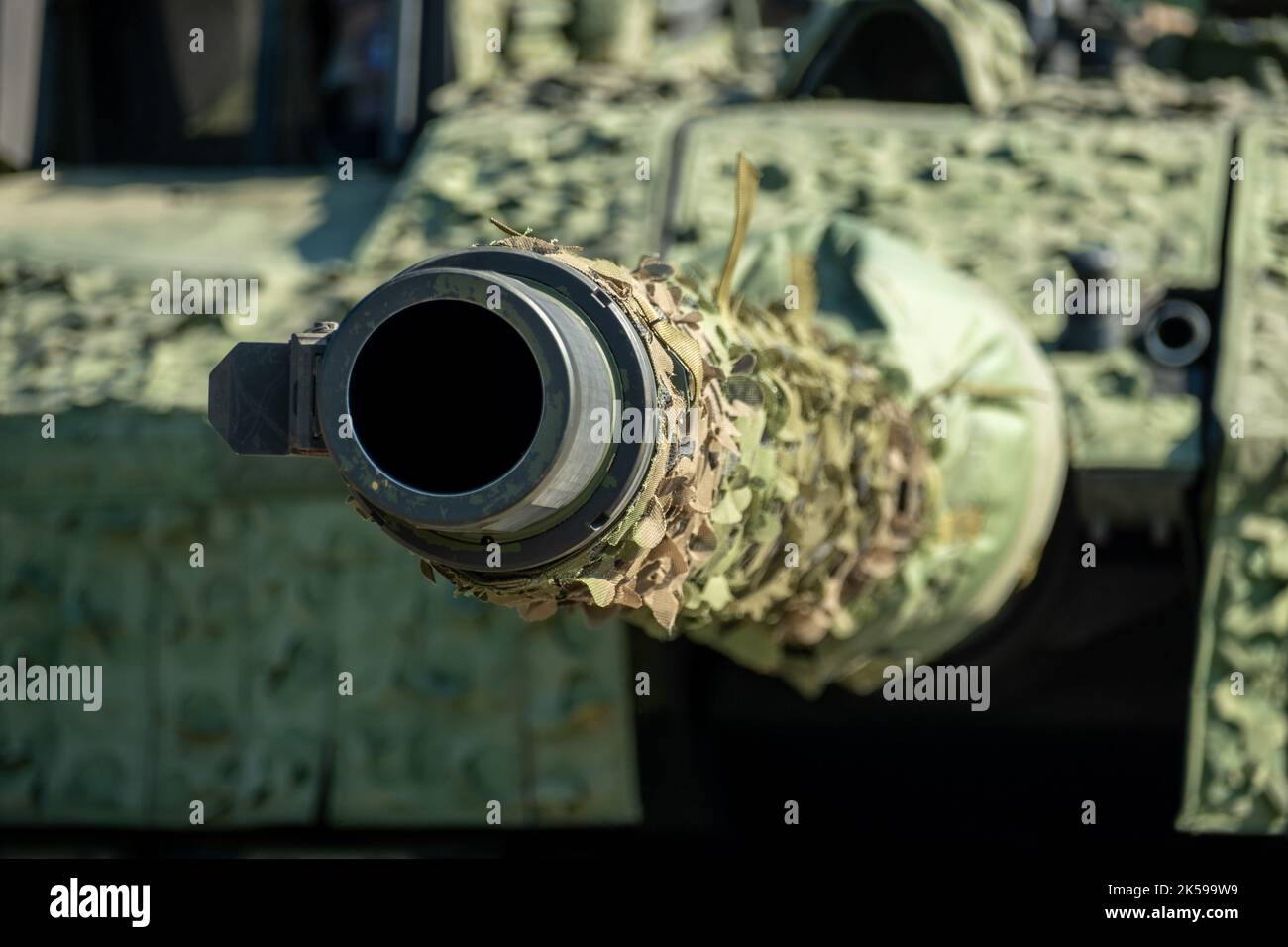 24.08.2022, Deutschland, Niedersachsen, Münster - 120-Millimeter-Glattbore des neuen Kampfpanzers Leopard 2 A7V bei der Panzerlehrbrigade 9 NIEDER Stockfoto