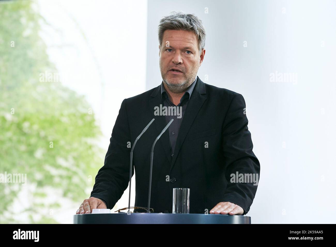 16.09.2022, Deutschland, Berlin, Berlin - Robert Habeck, Bundesminister für Wirtschaft und Klimaschutz, bei der Pressekonferenz der Bundeskanzlerin Stockfoto