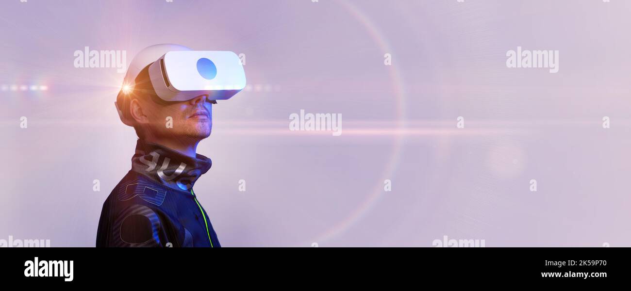 Der Mensch verwendet ein Virtual-Reality-Headset. Konzept der virtuellen, erweiterten und erweiterten Realität, Metaverse, Unterhaltung und Kommunikation. Stockfoto