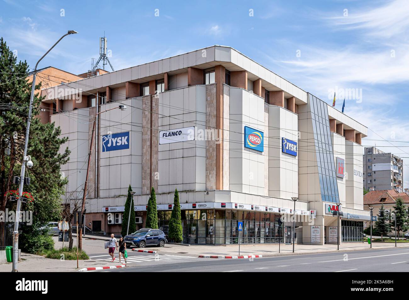 Einkaufszentrum Jiul am 11. Juli 2021 in Petrosani, Rumänien. Stockfoto
