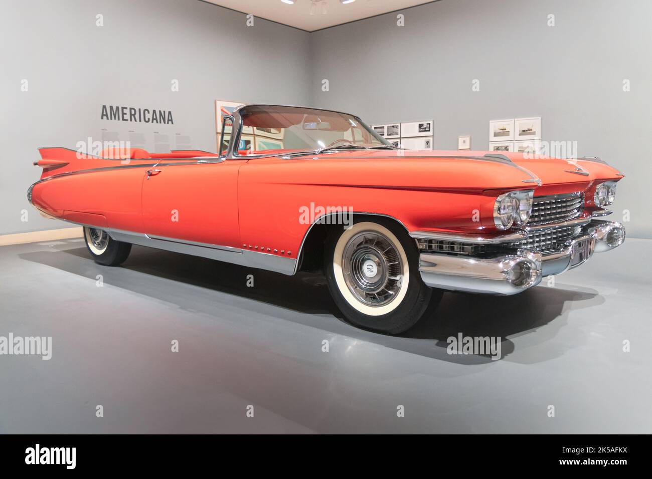 BILBAO, SPANIEN-10. SEPTEMBER 2022: 1959 Cadillac Eldorado Biarritz (vierte Generation des Cadillac Eldorado, Serie 62) Stockfoto