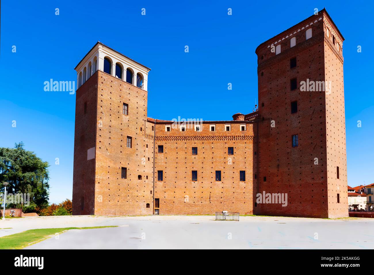 Die Burg Fossano oder das Schloss der Fürsten von Acaja, Provinz Cuneo, Piemont. Region im Nordwesten Italiens in den Ausläufern der Alpen. Stockfoto