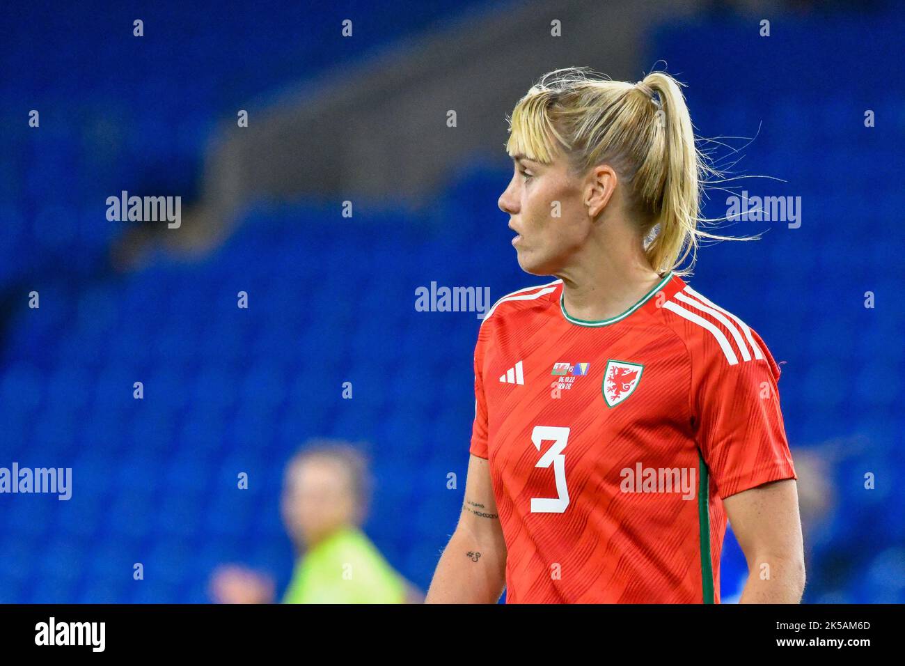 Cardiff, Wales. 6. Oktober 2022. Gemma Evans von Wales während des FIFA Frauen-WM-Play-Off-Spiels zwischen Wales und Bosnien und Herzegowina am 6. Oktober 2022 im Cardiff City Stadium in Cardiff, Wales, Großbritannien. Quelle: Duncan Thomas/Majestic Media. Stockfoto Cardiff, Wales. 6. Oktober 2022. Gemma Evans von Wales während des FIFA Frauen-WM-Play-Off-Spiels zwischen Wales und Bosnien und Herzegowina am 6. Oktober 2022 im Cardiff City Stadium in Cardiff, Wales, Großbritannien. Quelle: Duncan Thomas/Majestic Media. Stockfoto