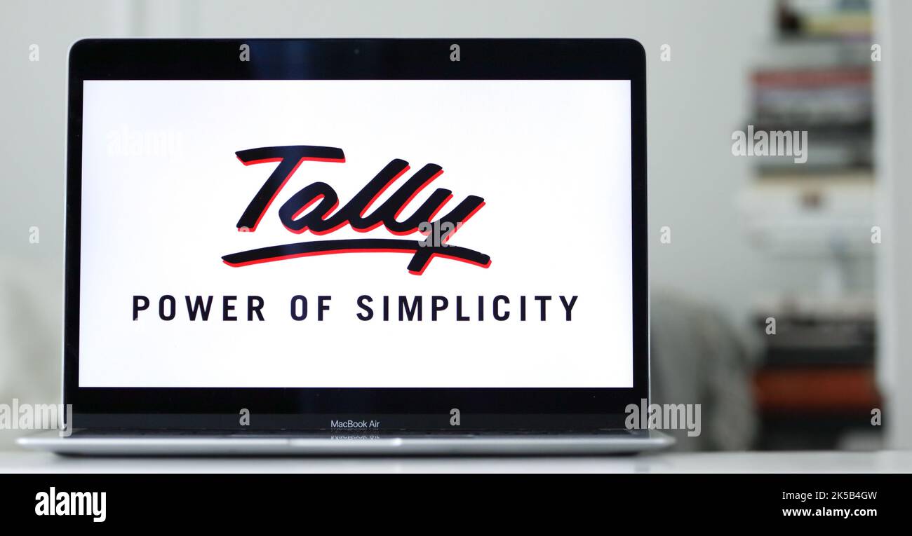 Ein Laptop zeigt das Logo von Tally Solutions - einem Softwareunternehmen für die Unternehmensressourcenplanung Stockfoto