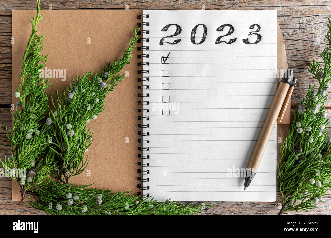 Neujahr Stillleben 2023. Stockfoto