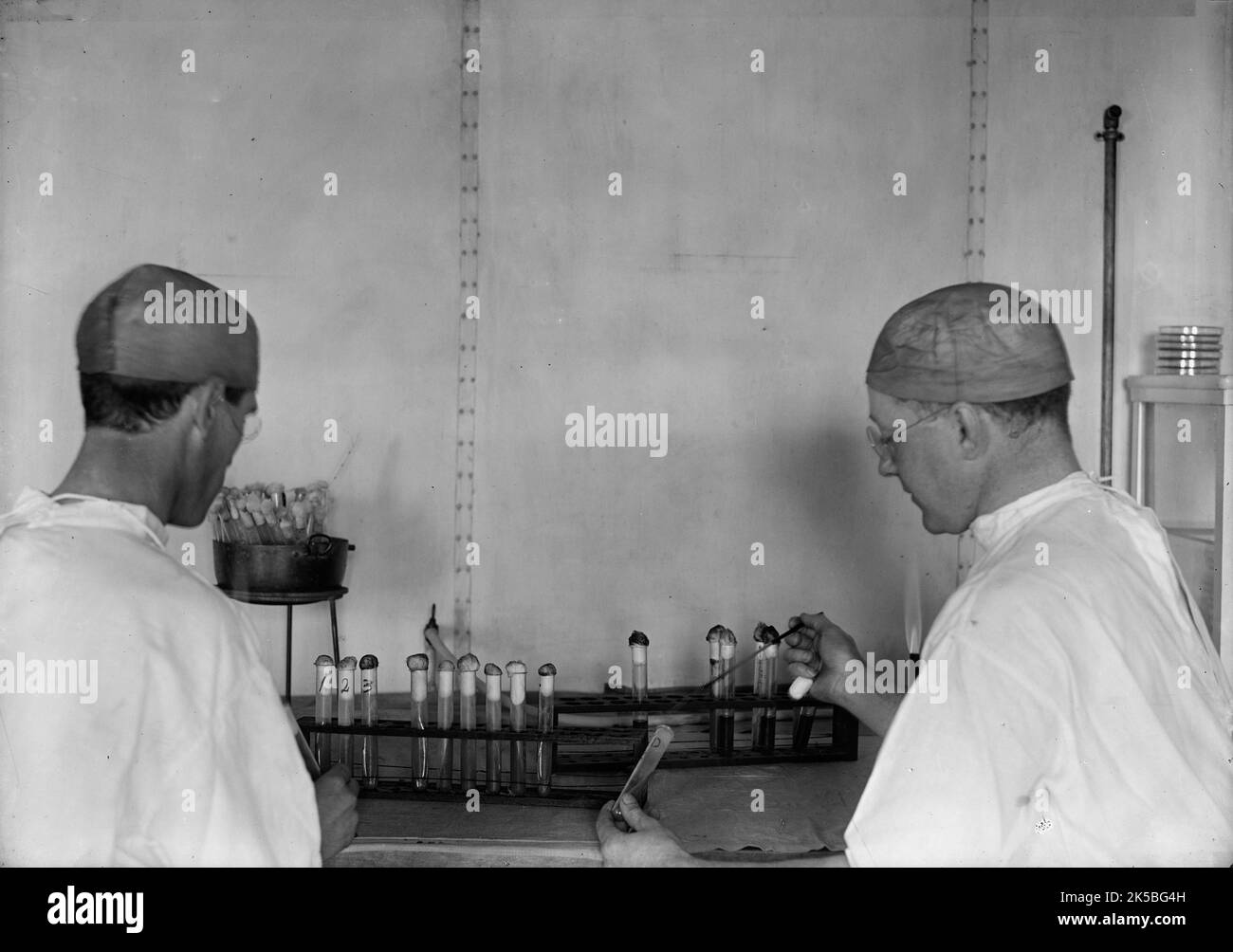 Army, U.S. Army Medical School; Typhus-Impfstoff, 1917. Stockfoto