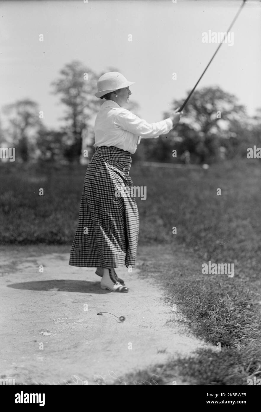 Frau L.O. Cameron - Golf Spielen, 1913. Stockfoto