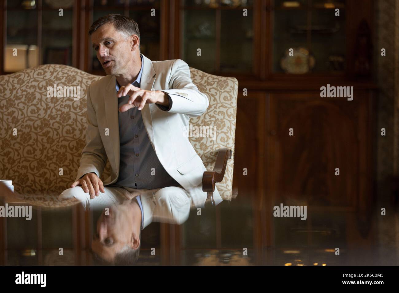 Der Bürgermeister von Quebec, Bruno Marchand, während eines Interviews im Rathaus am 19. August 2022 Stockfoto