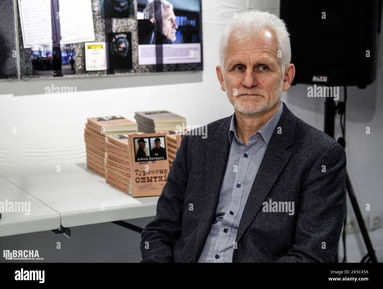 Die Nobelpreisträgerin Ales Bialiatski wurde in einem Bild gesehen, das