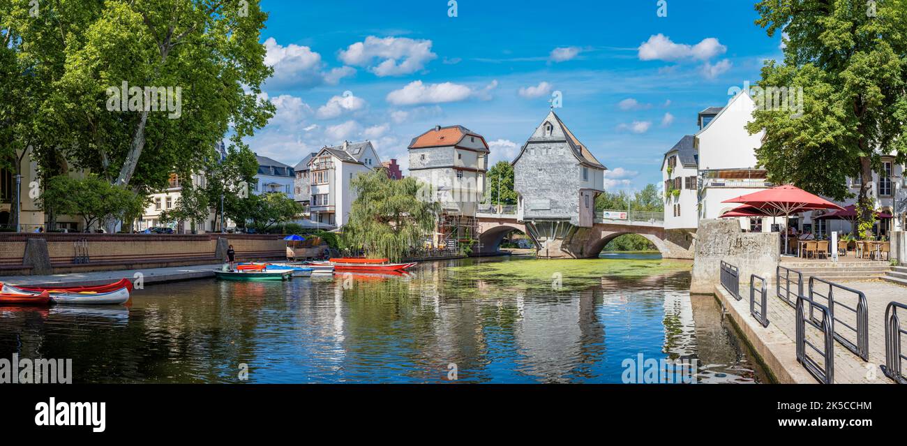 Brückenhäuser in Bad Kreuznach ab 1495, auf der Brücke über den Mühlenteich, einem Zweig der nahe Stockfoto