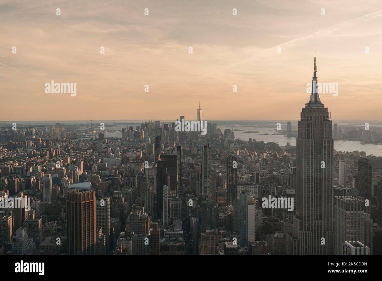 Blick auf den Sonnenuntergang in Manhattan, die Skyline von New York Stockfoto