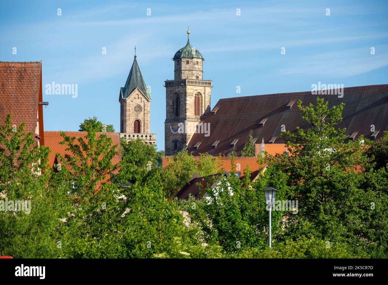 Deutschland, Bayern, Dinkelsbühl, Blick auf das Münster St. Georg. Stockfoto