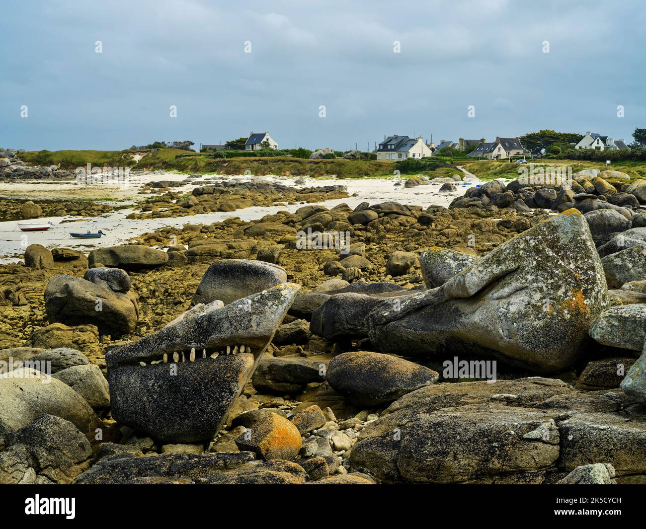 Atlantikküste bei Kerlouan, Bretagne, Frankreich Stockfoto