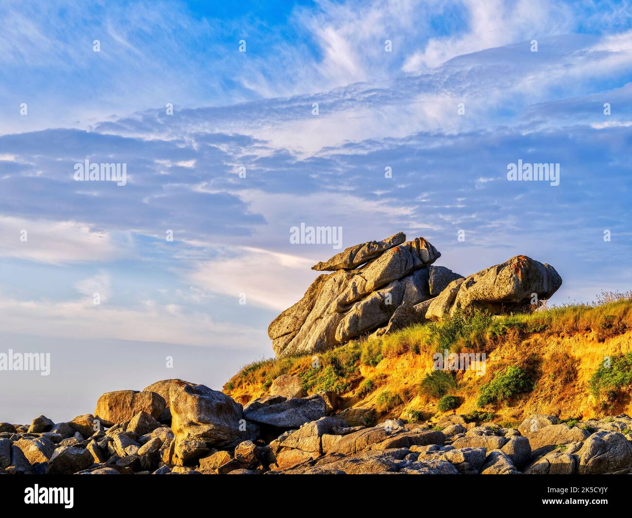 An der Atlantikküste bei Plouescat, Bretagne, Frankreich Stockfoto