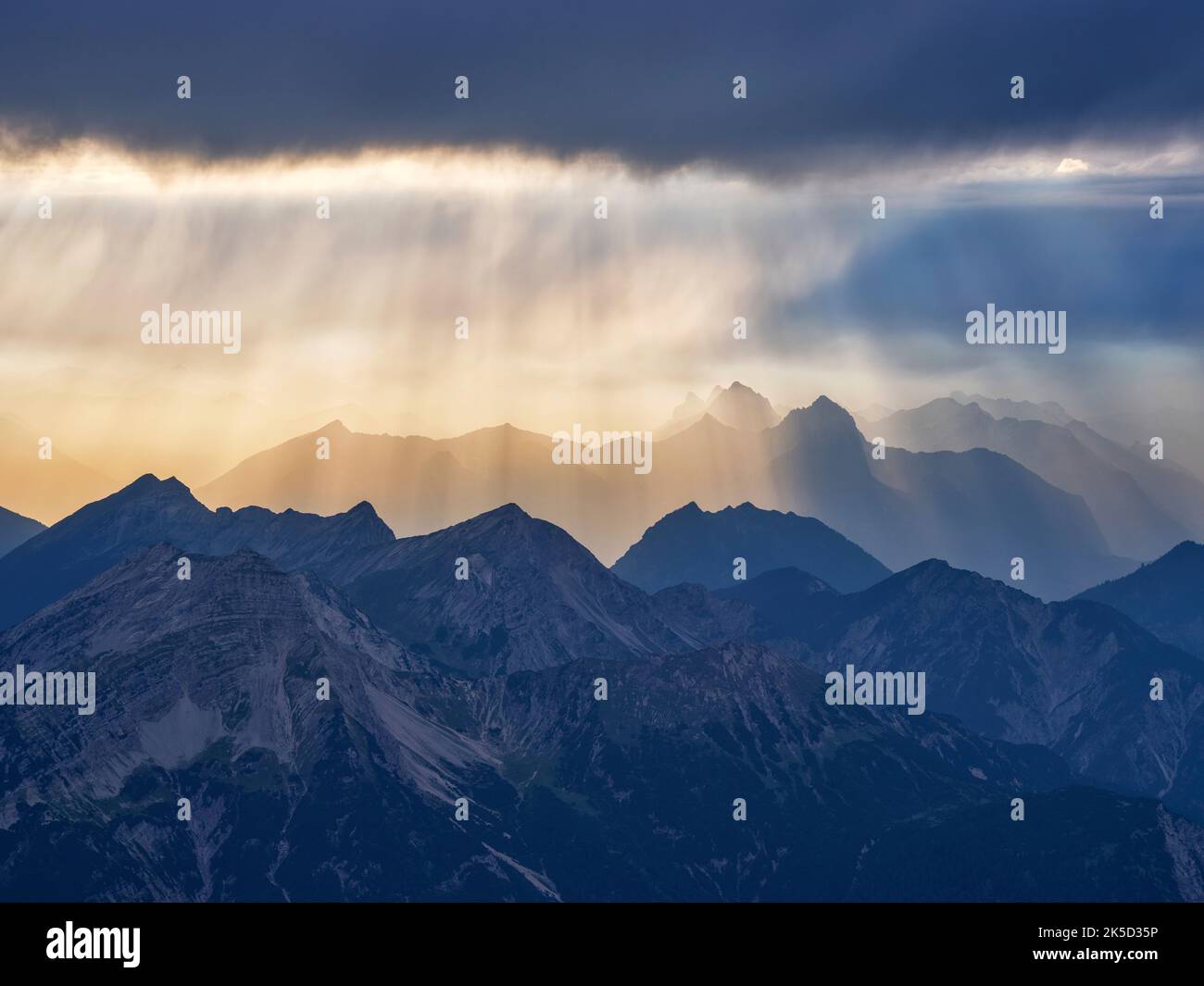 Sommerabend auf der Zugspitze, Österreich Stockfoto