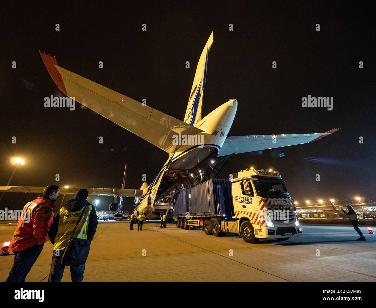 Das European Service Module von Orion wurde am 5. November 2018 von Bremen zum Kennedy Space Center transportiert. ESA, Airbus und zehn europäische Länder entwickelten das Modul zur Stromversorgung des amerikanischen Raumschiffs. Stockfoto