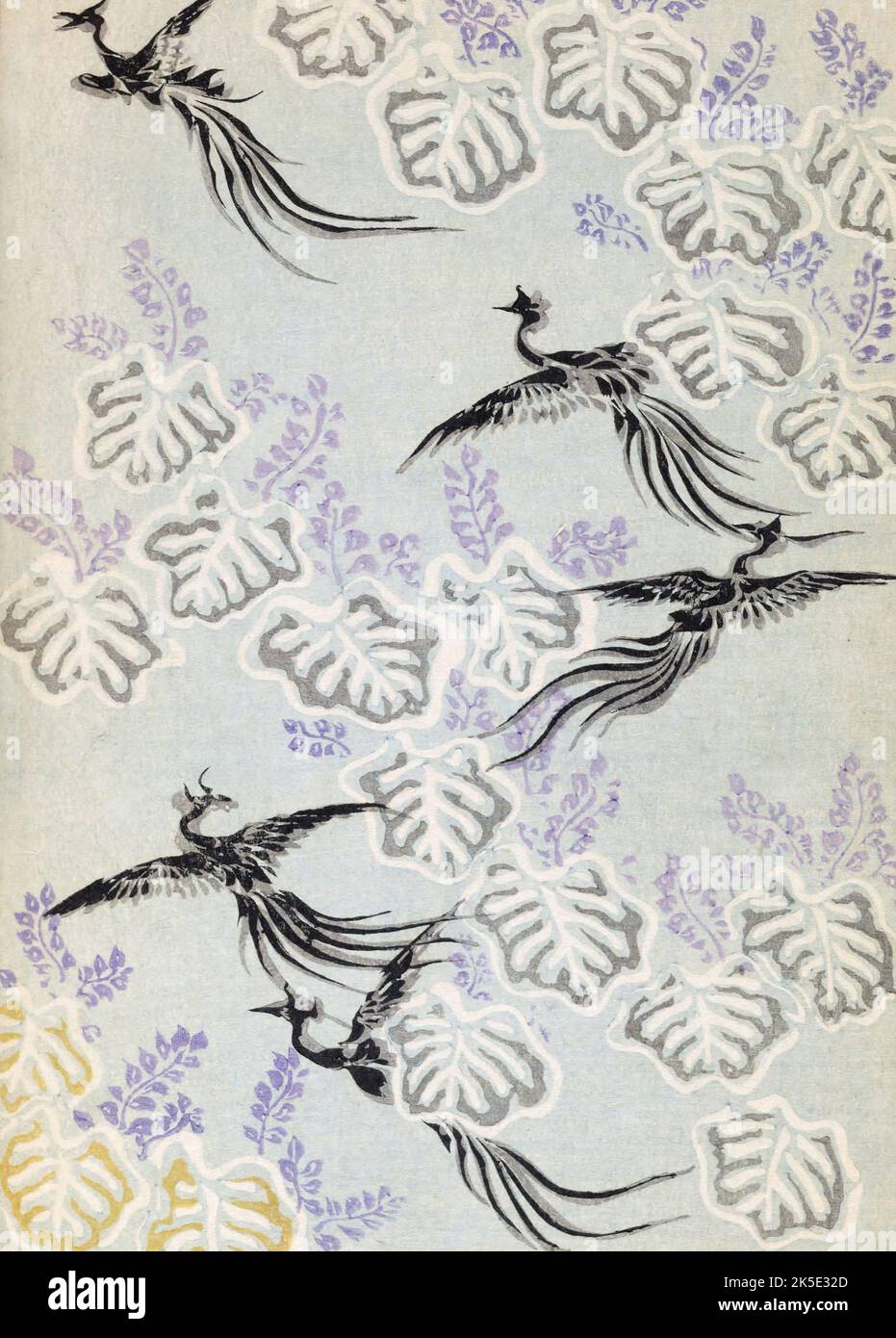 Vogel-Design Phoenix mit Blättern. Das japanische Designmagazin Shin-Bijutsukai in der Sprache 1901-1902, herausgegeben vom Illustrator und Designer Korin Furuya (1875-1910), enthielt die Entwürfe der besten Künstler dieser Zeit. Korin, ein Meji-Maler, lehrte an der städtischen Schule für Kunst und Handwerk und war einer der wichtigsten Holzschnitt-Designer der Zeit. Ein optimierter und verbesserter Druck aus dem Shin-Bijutsukai Design Magazine, Band 1. Stockfoto