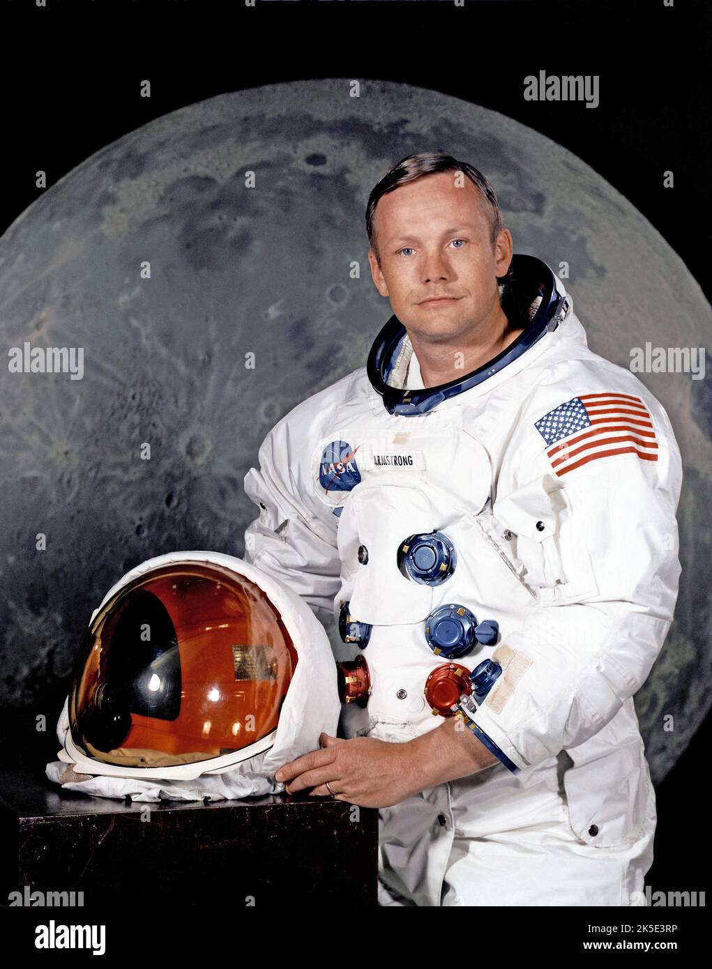 Astronaut Neil A. Armstrong (1930-2012). Armstrong war der Kommandant der Apollo 11-Mission, der am 20. Juli 1969 der erste Mann war, der Fuß auf die Mondoberfläche trat. Er starb am 25. August 2012. Ein optimiertes NASA-Bild: Quelle: NASA Stockfoto