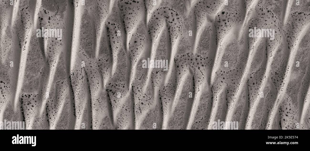 Marsatlandschaft. Dieses HiRISE-Bild zeigt Landformen auf der Oberfläche des Mars. Längliche und auftauende Dünen. Aufgenommen 336 km über der Oberfläche; Gelände zeigt etwa 5 km Durchmesser. Eine einzigartige optimierte Version von NASA-Bildern. Quelle: NASA/JPL/UArizona Stockfoto