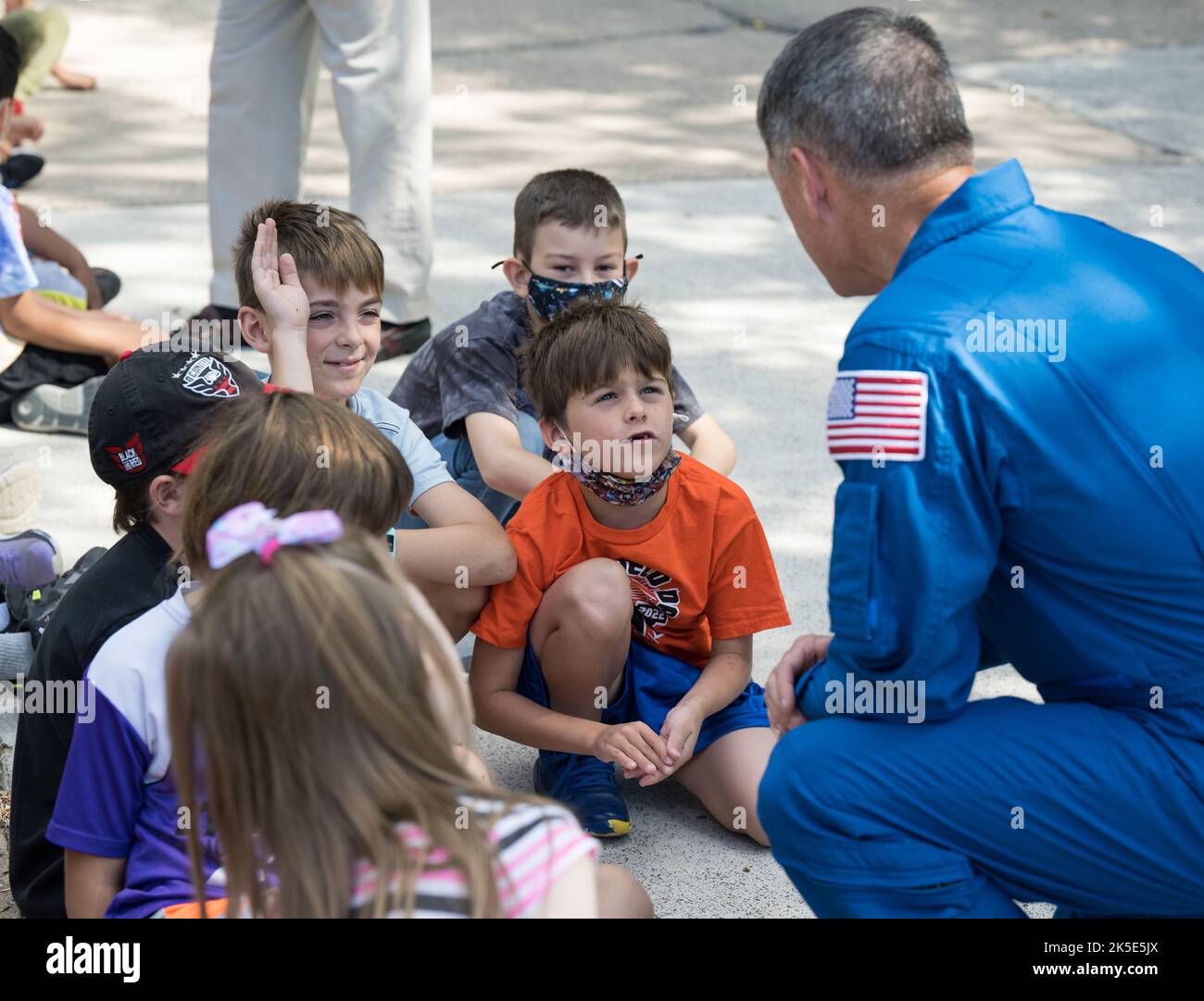 Die NASA SpaceX Crew2 NASAAstronaut Shane Kimbrough spricht bei einem