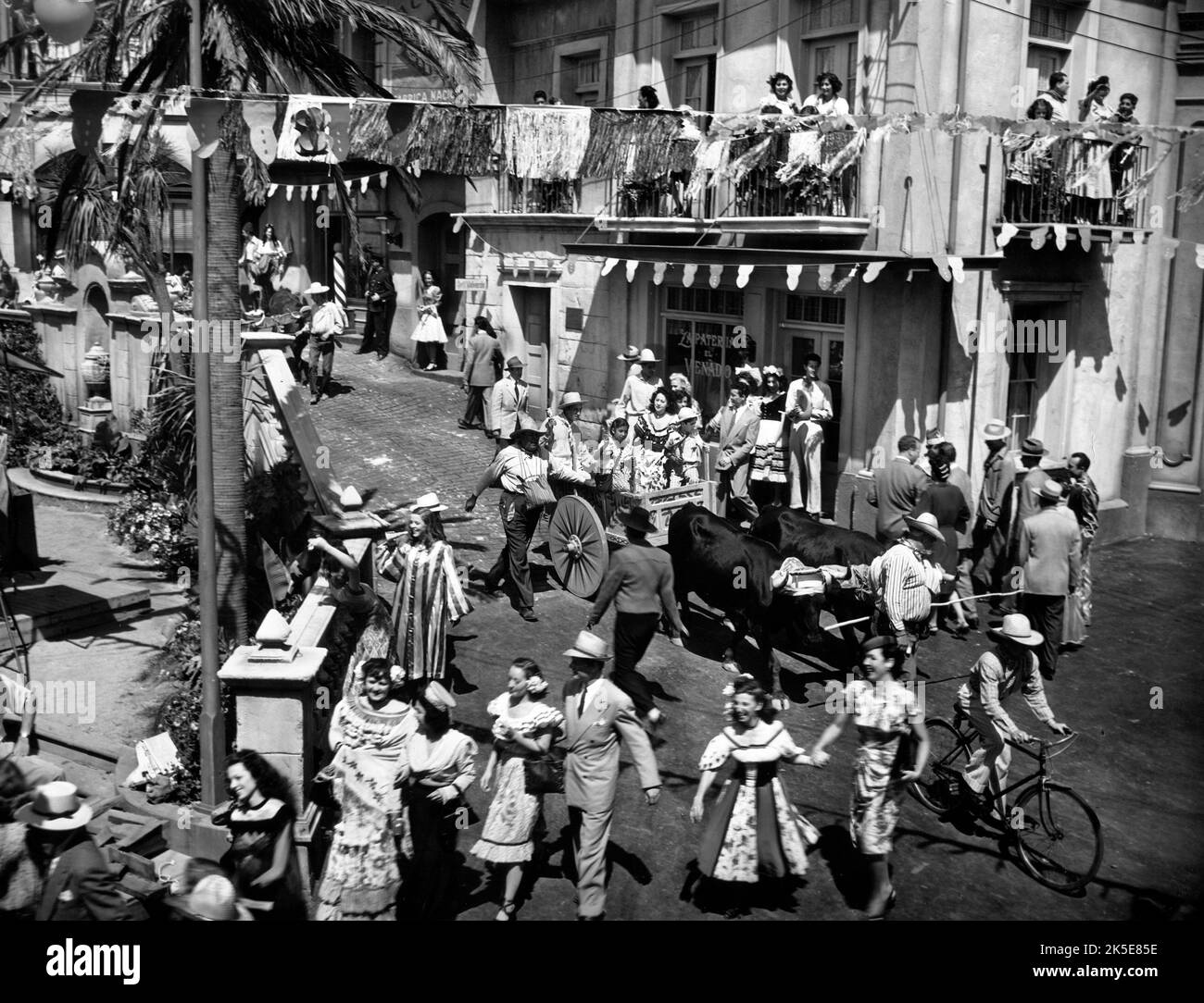 Straßenszene, große Bühnenproduktion, Drehort des Films, 'Carnival in Costa Rica', 20. Century-Fox, 1947 Stockfoto
