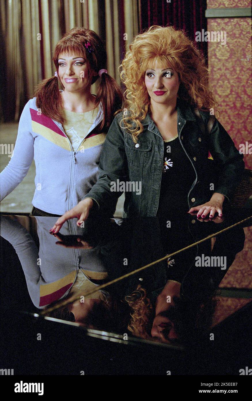 TONI COLLETTE, Nia Vardalos, Connie und Carla, 2004 Stockfoto