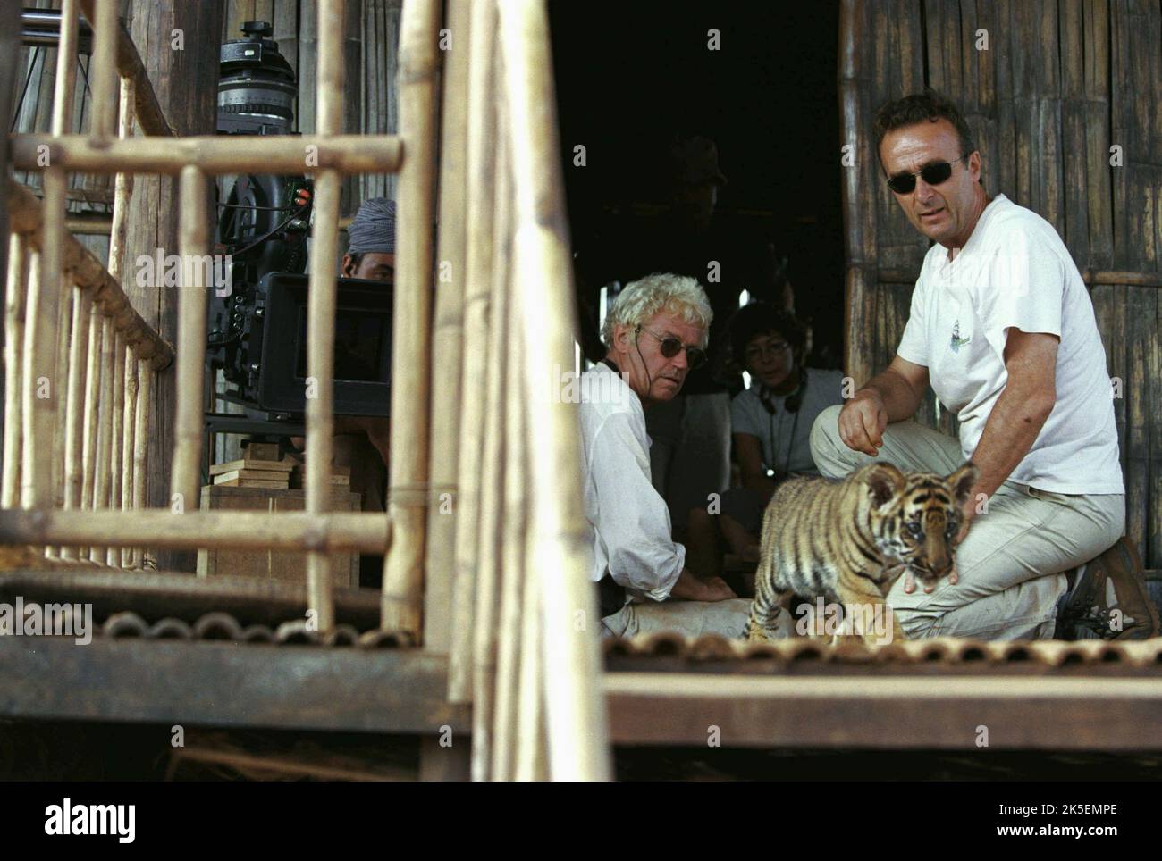 JEAN-JACQUES ANNAUD, THIERRY LE PORTIER, zwei Brüder, 2004 Stockfoto