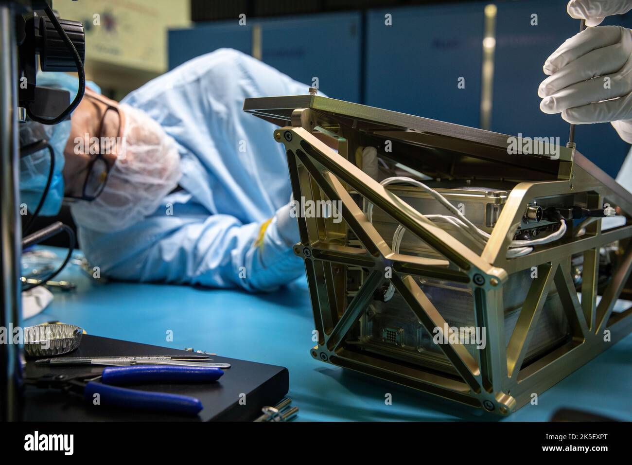 In der Verarbeitungsanlage der Raumstation am Kennedy Space Center der ...
