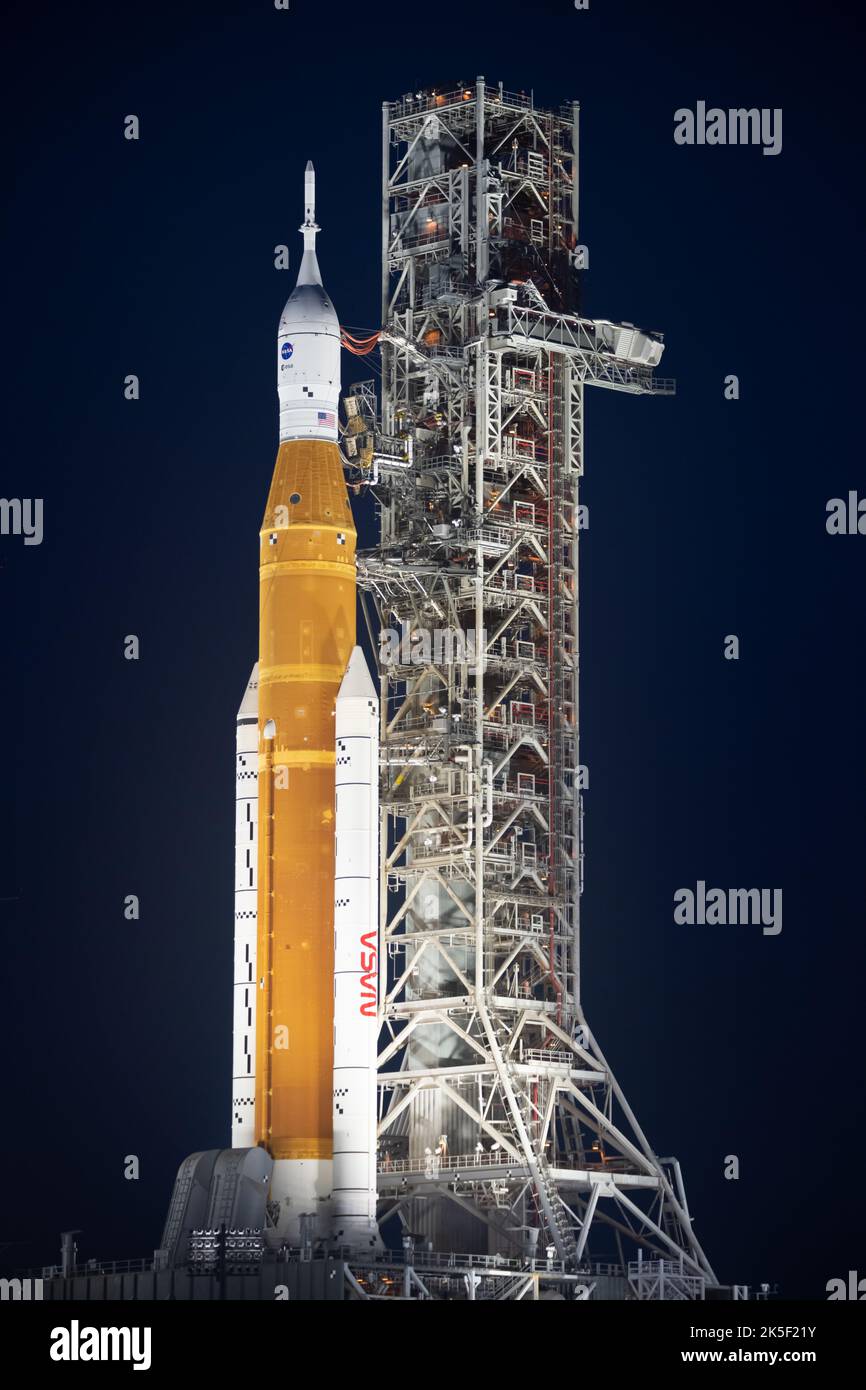 ARTEMIS I ist eine unbemannte NASA-Mission, die das Space Launch System und die Orion-Raumsonde im Weltraum testen und die Besatzungsmodul-Wiederherstellung und Systemintegration vor zukünftigen bemannten Missionen demonstrieren soll. Stockfoto