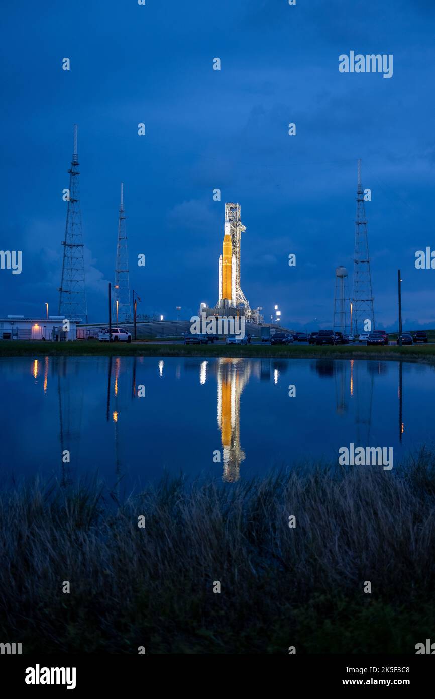 ARTEMIS I ist die erste unbemannte Mission im Artemis-Programm der NASA, die das Space Launch System und das Orion-Raumschiff im Tiefenraum testet und integrierte Systeme und die Besatzungsmodul-Wiederherstellung validiert. Stockfoto