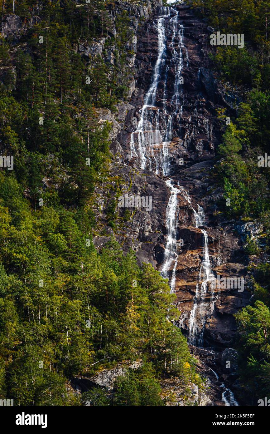 Wasserfall am Kyrelvi Bach in Norwegen, Skandinavien, Europa. Stockfoto